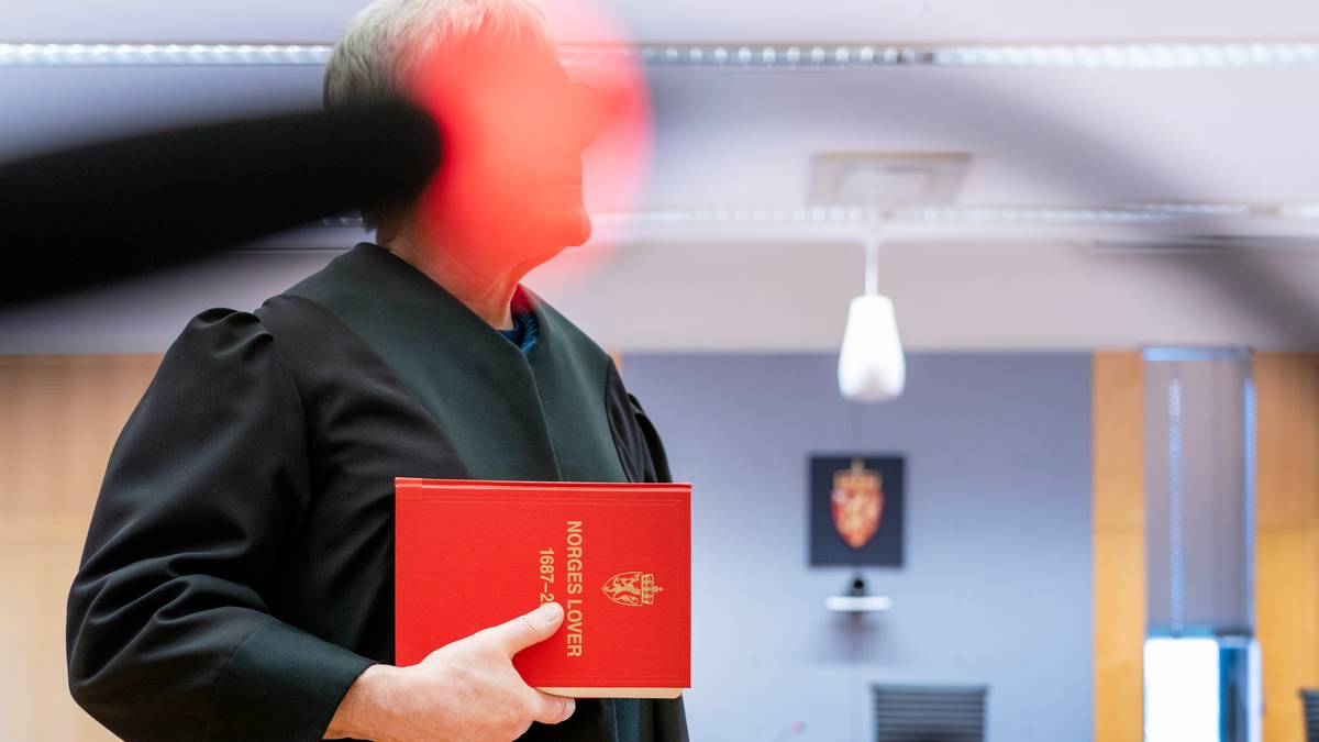 Fire av ti advokatfullmektigar jobbar ulovleg mykje – NRK Norge – Oversikt over nyheter fra ulike deler av landet