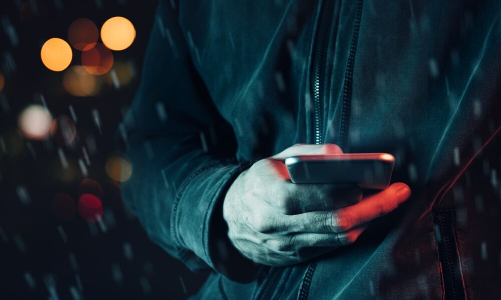 AI-mobilen overvåker deg mer enn kameraet gjør: Slik stopper du det før den profilerer deg