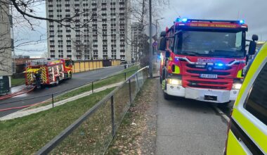 Brann, Nødetatene | Rykker ut til brann i boligblokk – én til sykehus