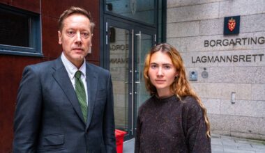 en mann og kvinne som poserer for et bilde