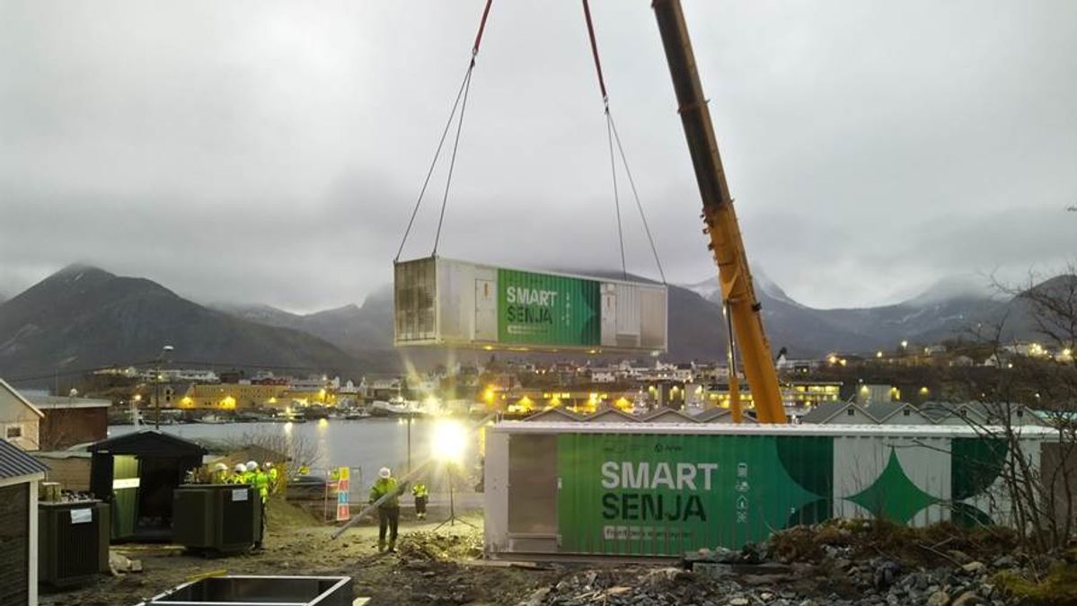 Batteriene på Senja skal løse flimmer- og spenningsproblemer inntil kraftlinja til Husøya blir oppgradert.