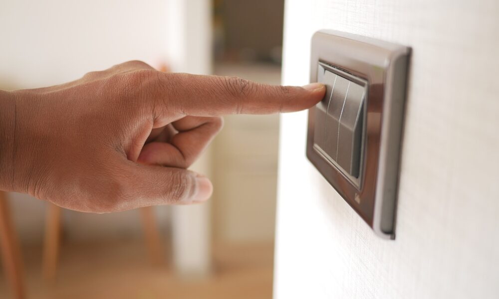 Du må sakte venne deg til å ta farvel med lysbryteren hjemme: Her kommer løsningen som tar over