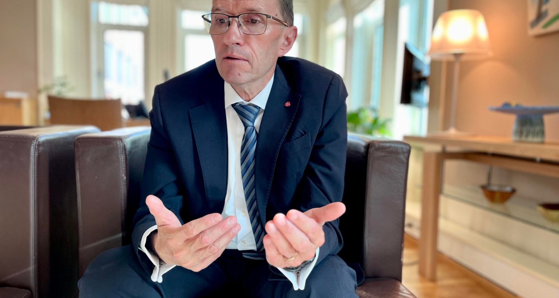 Barth Eide varsler rekordmange nye EU-lover i desember - Nationen