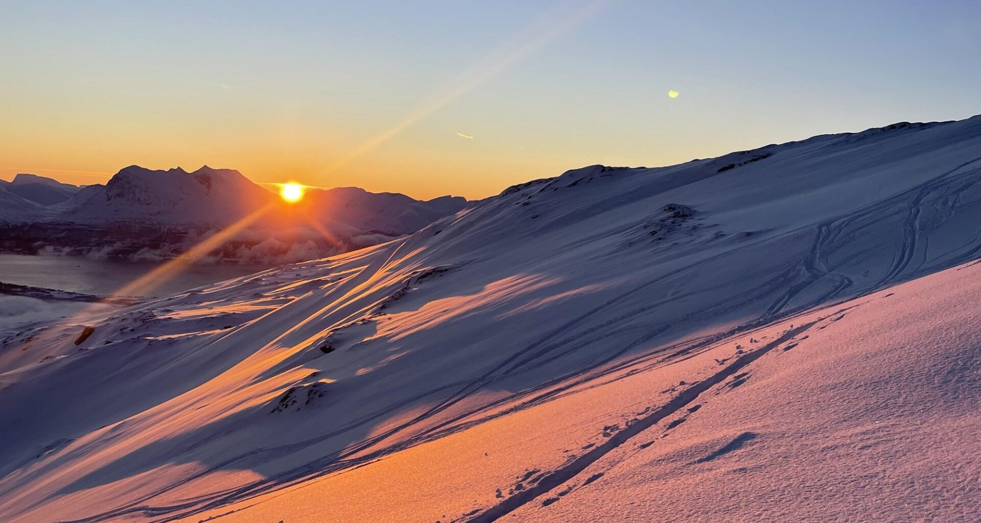Vær, Snø | Mildværet dundrer inn: Nå kan snøen bli til slaps