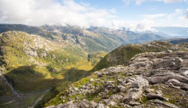 Utsikt over Vossadalen i Kvam Herad, Hordaland. Her renner deler av Øystesevassdraget gjennom.