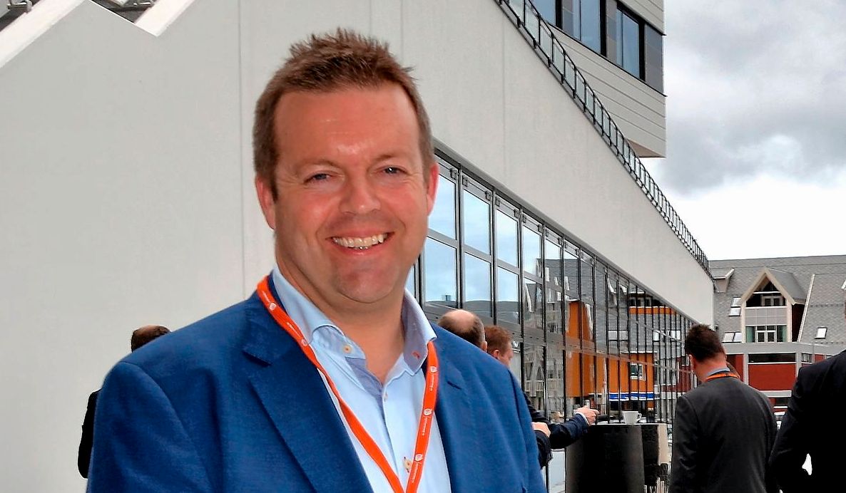 Alf-Helge Aarskog er død - smp.no