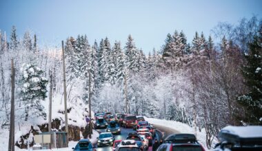 Det ble hverken lange køer eller snø fredag før juleuken. Dette er et arkivbilde fra 2022.