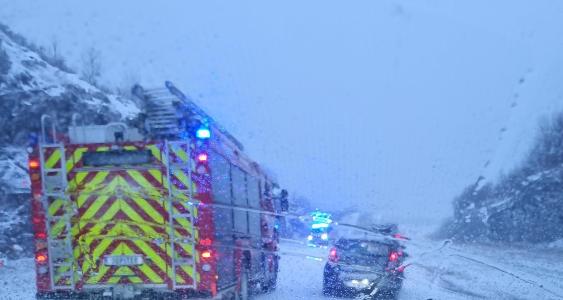 Ulykker, Trafikk | Kollisjon mellom to biler