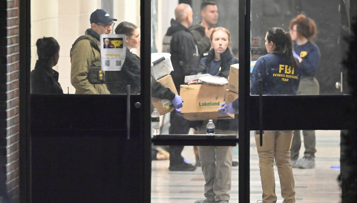 To studentar vart drepne i masseskyting under eksamen