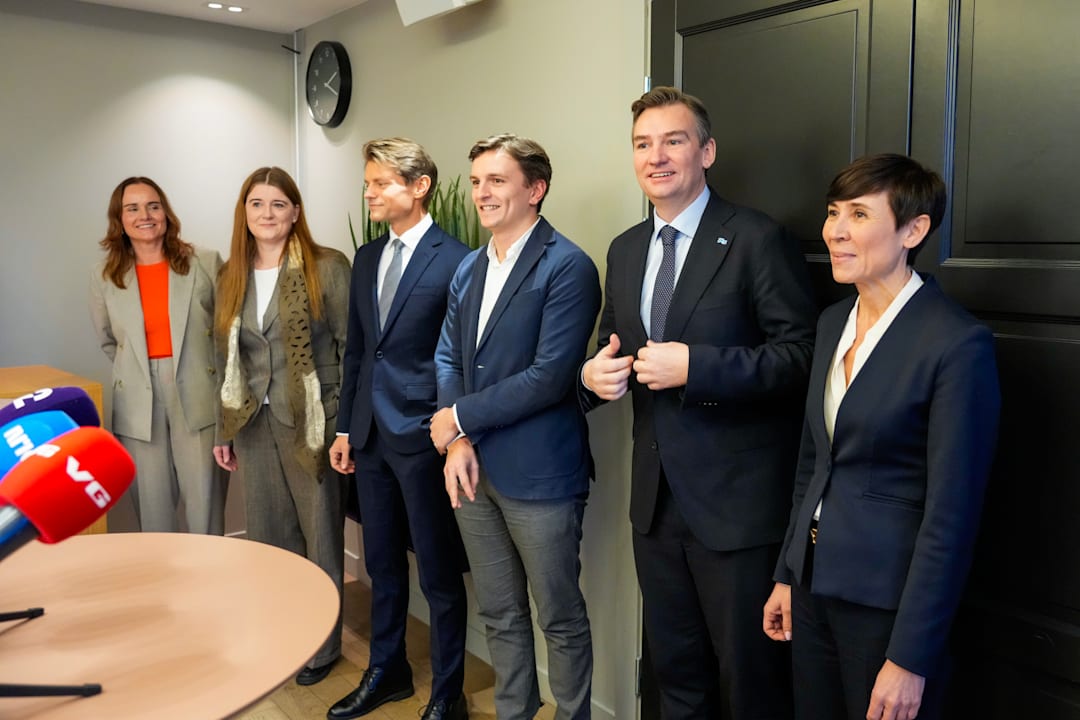 Irriterende få problemer innad i Høyre