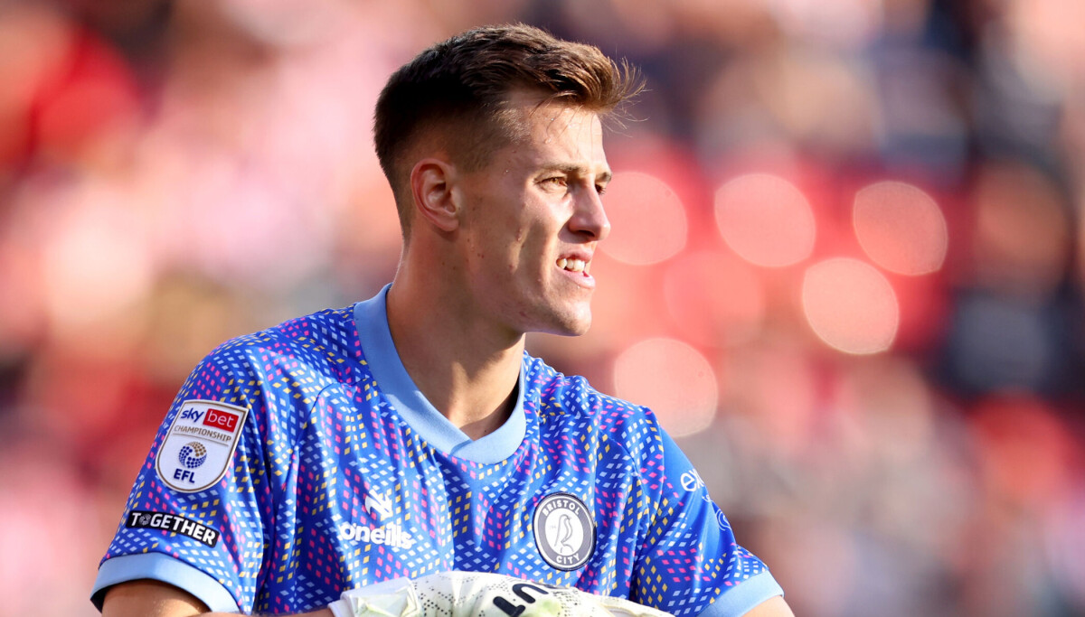 Vitek operert i kneet - ute til februar