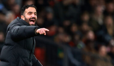 - Verken starter eller benkes på grunn av den