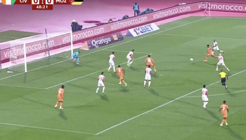 Amad Diallo scorer 1-0 for Elfenbenskysten mot Mosambik i Afrika-mesterskapet.
