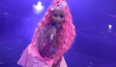 Popstjernen Nicki Minaj ut mot forfølgelse av kristne