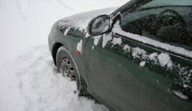 Nordnorsk politiker vil tvinge turister til å ta glattkjøringskurs