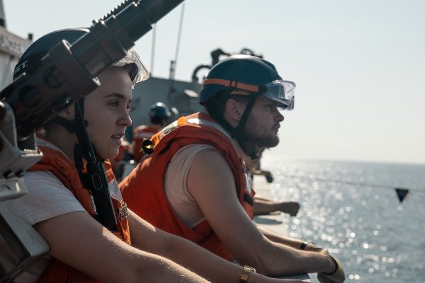 KNM Roald Amundsen gjennomfører Replenishment-At-Sea sammen med RFA Tidespring som en del av Operation Highmast 25.