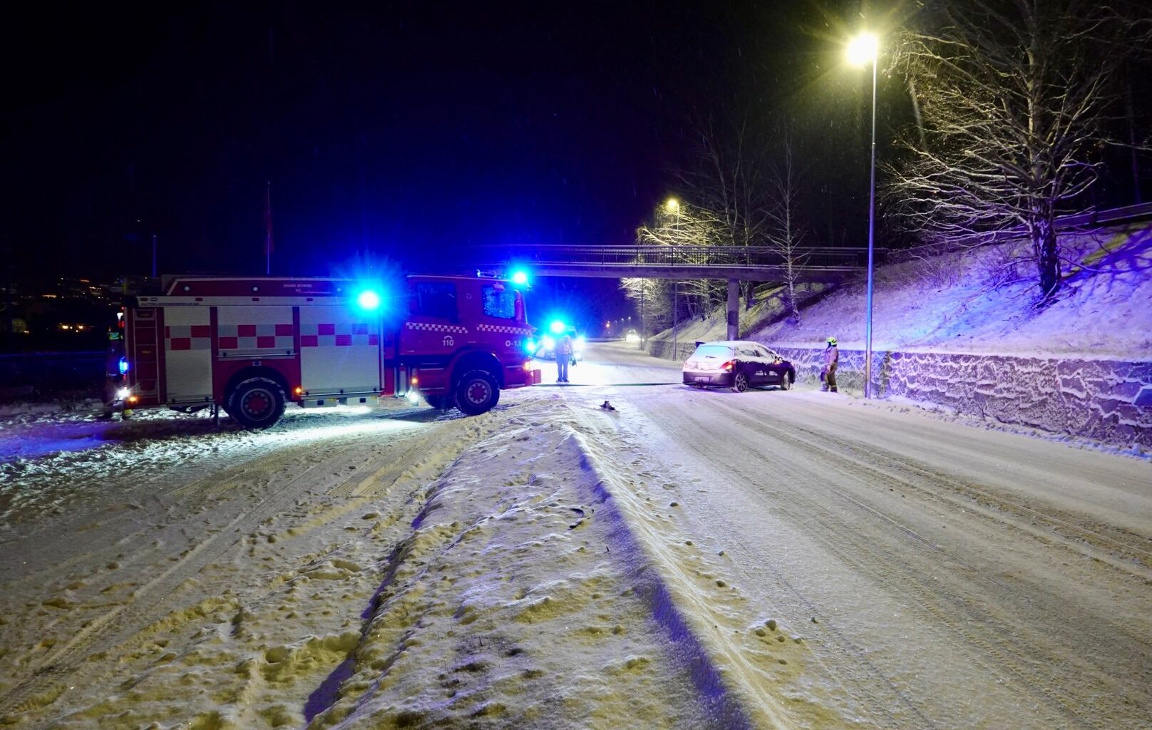 Nyheter, Ulykker og hendelser | E6-ulykke: – Tre biler involvert