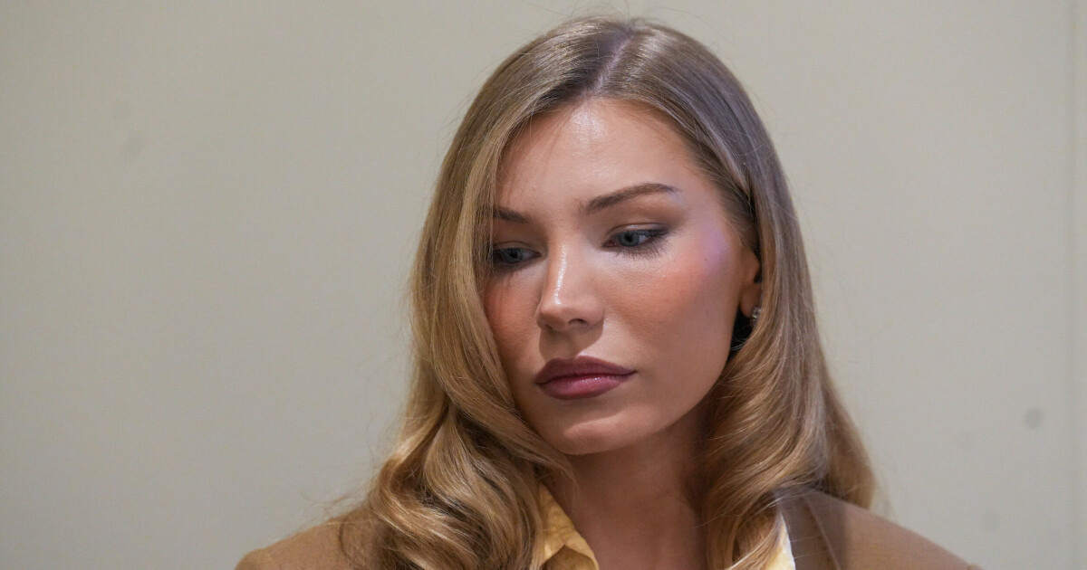 På plass i retten: - Låste soveromsdøra mi