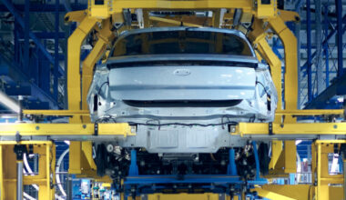 Advarer: I fritt fall