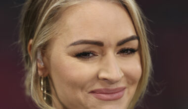 Programleder Laura Woods kollapset på direkten under England-kamp