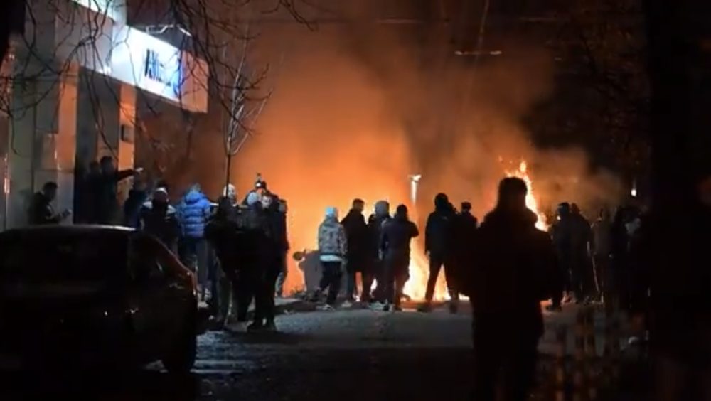 Hva er bakgrunnen for demonstrasjonene i Bulgaria?