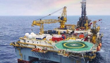 Kraftig rabatt: Storeier dumper aksjer for 190 mill.