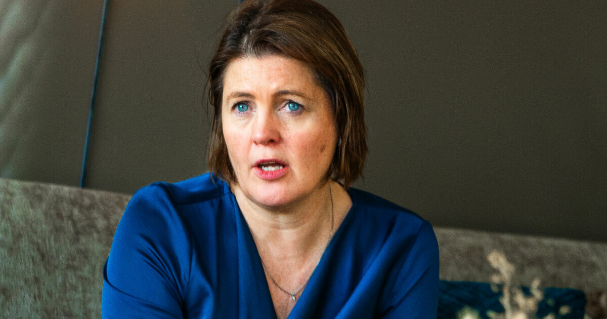 Dora Thorhallsdottir: Skilles: - Jeg gruer meg til å si det