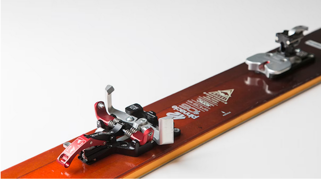 GAMLE NEWMARK: ATKS forrige telemarkbinding. Foto: Kristoffer Kippernes