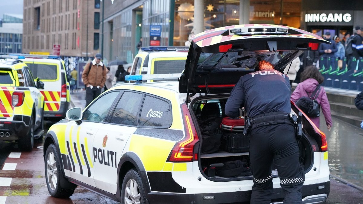 Skyting, Krim | 19-åring siktet for grov befatning med skytevåpen og grove trusler på Storo-senteret