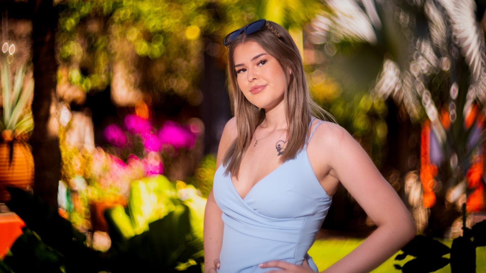 Emma (22) fra Rødberg sjekker inn på Paradise Hotel: – Mange ble sjokkert - Laagendalsposten