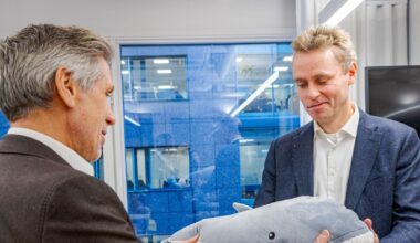 En hval må spises én bit av gangen. Også bygging av et kjernekraftverk er en stor jobb. Den skal tidligere olje- og energiminister Ola Borten Moe (Sp) nå ta fatt på.