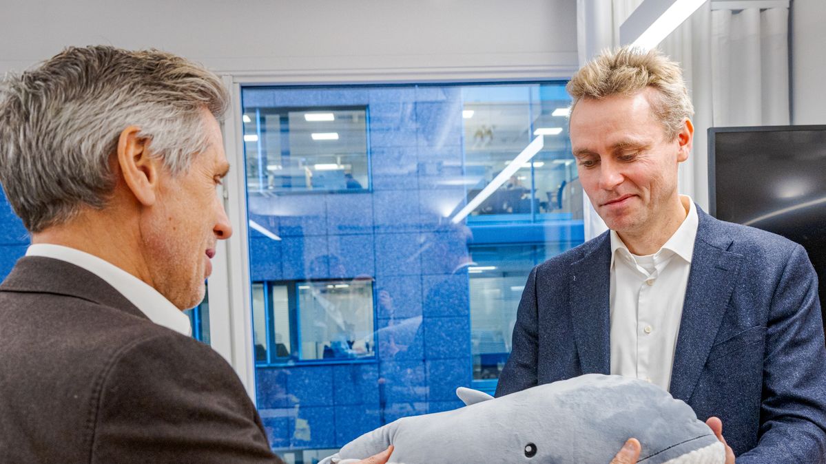 En hval må spises én bit av gangen. Også bygging av et kjernekraftverk er en stor jobb. Den skal tidligere olje- og energiminister Ola Borten Moe (Sp) nå ta fatt på.