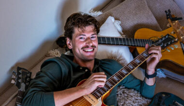 Skiskytter Sturla Holm Lægreid (28) har et lidenskapelig forhold til musikk.