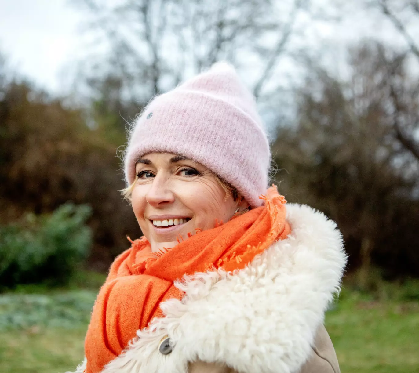 LYSGLIMT: Sammen med mannen og hennes to døtre, har Sissel lagd fine tradisjoner som gjør jula med familien til et eventyr.