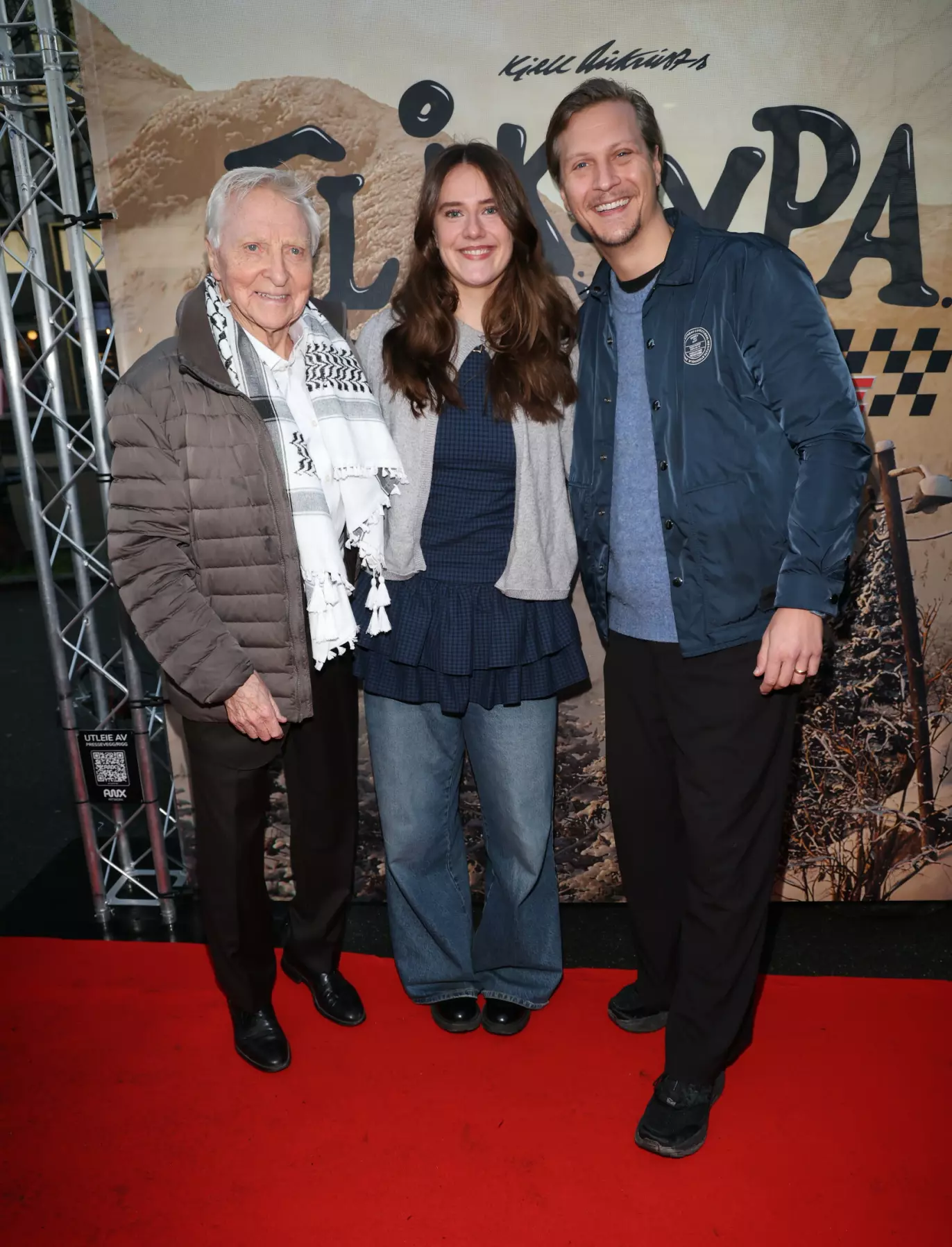 PÅ PLASS: Arve Tellefsen, Margrethe Frich og Tom Stræte Lagergren på førpremieren på «Flåklypa - Fra Paris til pyramidene». Foto: Andreas Fadum / Se og Hør