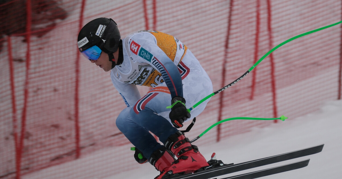 Fredrik Møller falt stygt - ut på båre