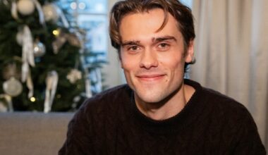 «Hjem til jul»-stjernen om alle frierbrevene: – Jeg er opptatt - TV2.no