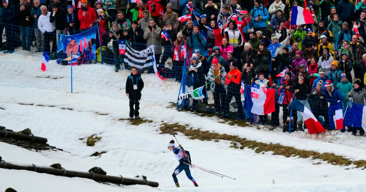 Herjet foran rekordpublikum
