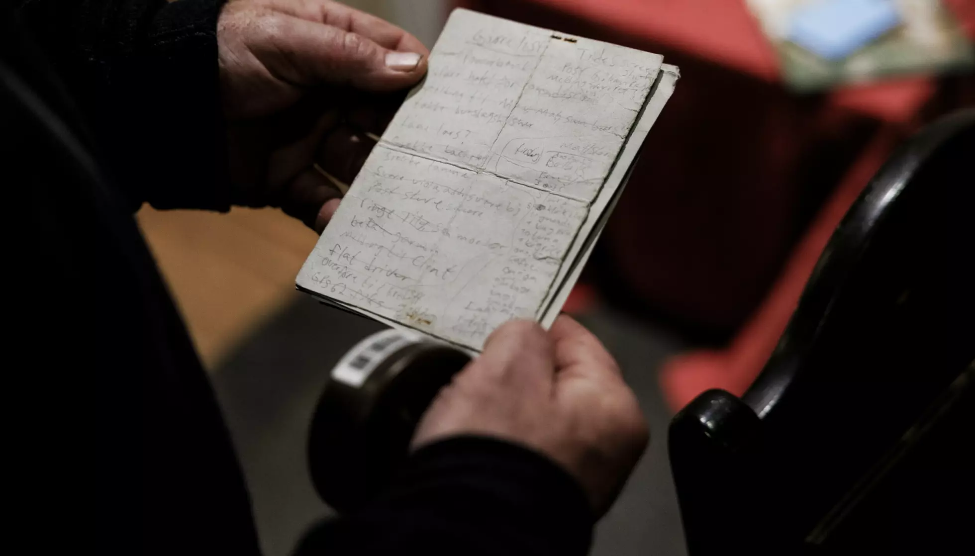 CHECK!: Foreldrene har fått gjøremålslista Steffen hadde med seg på den siste turen sin. Her var det meste gjort. Foto: Lars Eivind Bones / Dagbladet