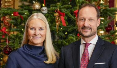 Kronprinsesse Mette-Marit tar et oppgjør med anklagene rundt Marius Borg Høiby-saken i Året med kongefamilien på NRK