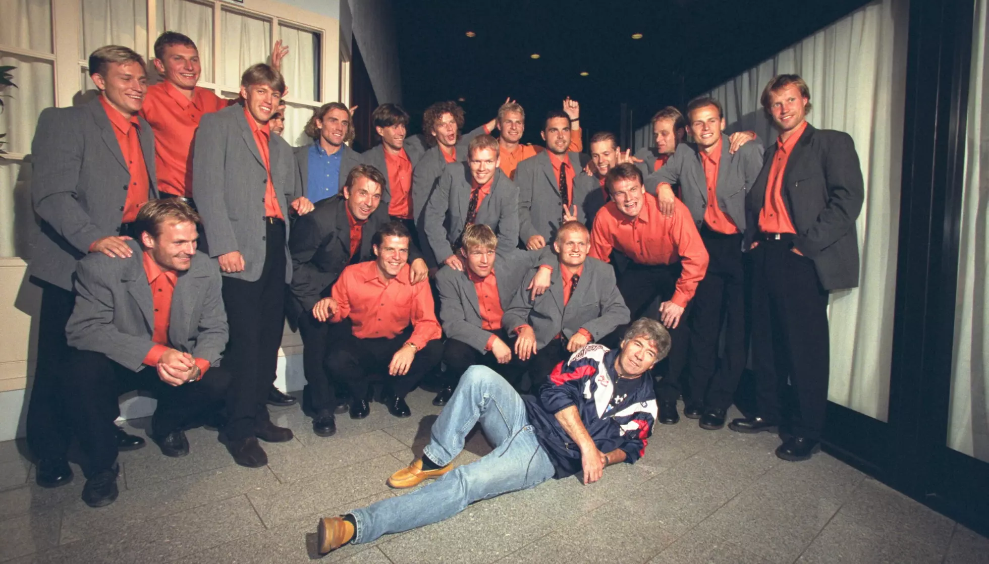 FEST: Her er hele Drillos kledd til fest i 1997. Foto: Arnt E. Folvik/Dagbladet.