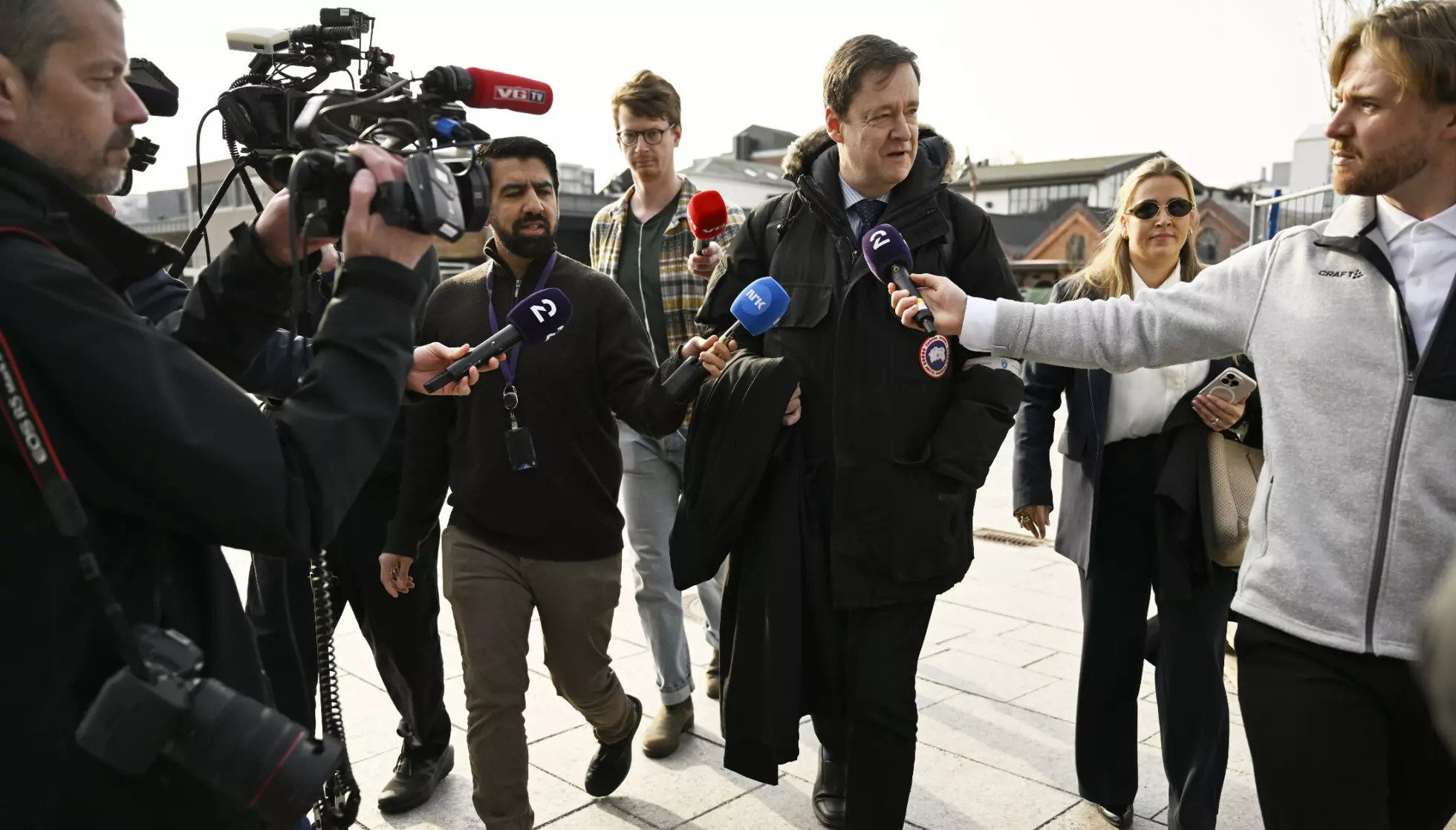 OMRINGET: John Christian Elden ankommer Sør-Rogaland tingrett i forbindelse med straffesaken mot Gjert Arne Ingebrigtsen. Foto: Carina Johansen / NTB