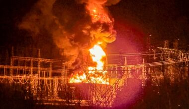 Brann i trafostasjon på Kleivi næringspark i Hol