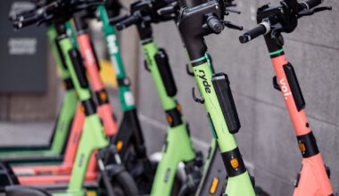 Tre av fire nordmenn vil ha høyere aldersgrense på elsparkesykkel