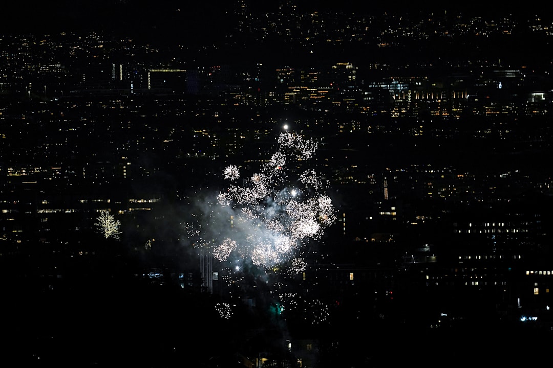 Politiet i Oslo får mange nødanrop om uvettig bruk av fyrverkeri