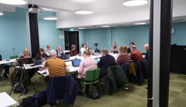 Styret i Helse Nord som sitter rundt et bord.