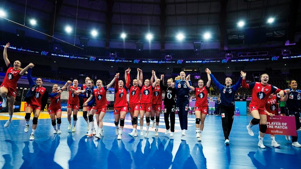 20251207 VM2025 LKS NOR BRA håndballjentene jubler foto beate oma dahle ntb 640 360.jpg