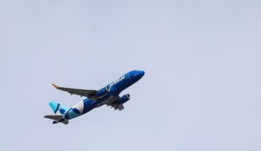 JetBlue-fly i nestenkollisjon med amerikansk militært fly