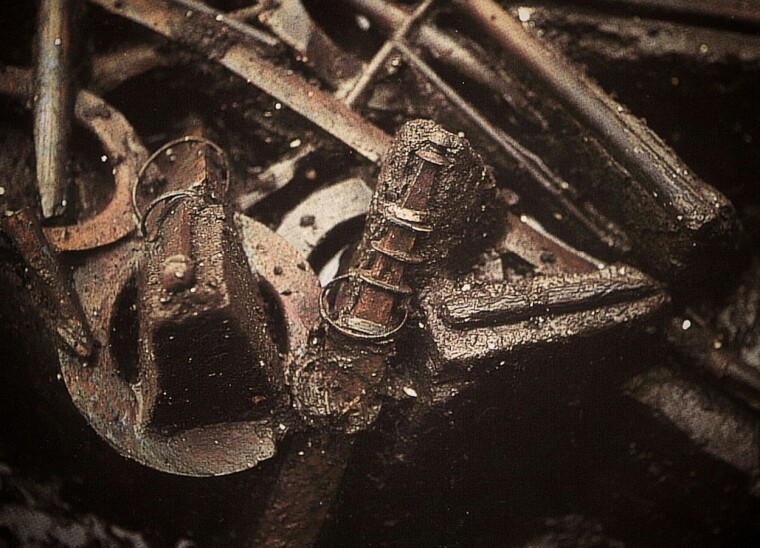 En stor og velorganisert hær fra Norge i år 205, organisert på romersk vis. Synes du det høres merkelig ut? Her er noen av gjenstandene slik de ble funnet i myra.