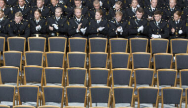 1100 borte på fire år